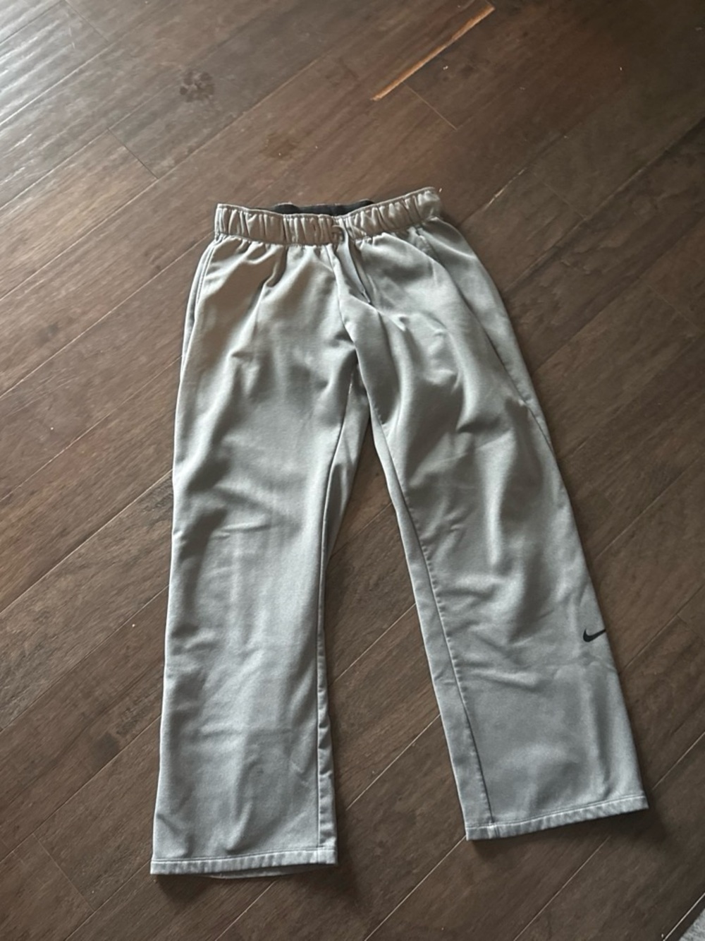 Nike Men's Light Gray Training Sweatpants with Swoosh